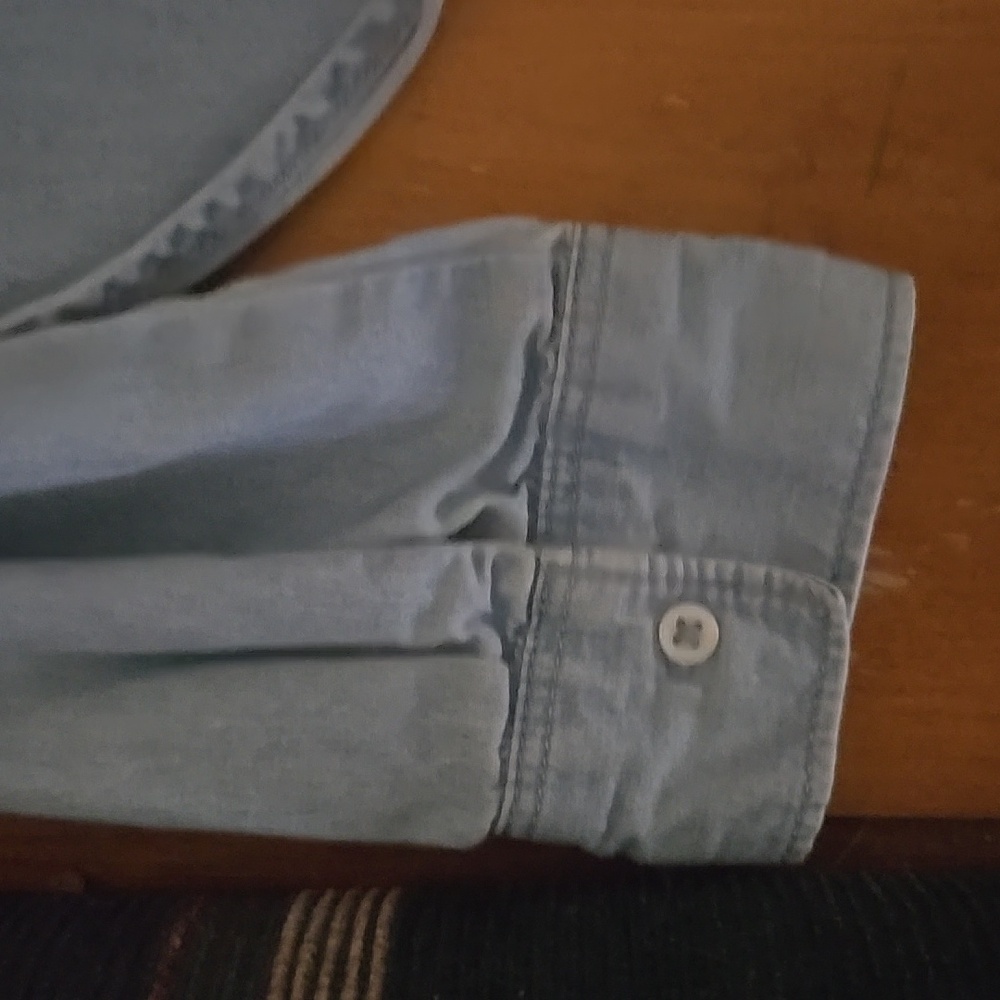 Size 10 Button Up Jean Jacket - Picture 5 of 6